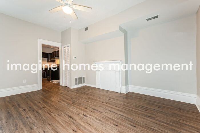 2106 Sarah St #2 - Photo 7 of 18