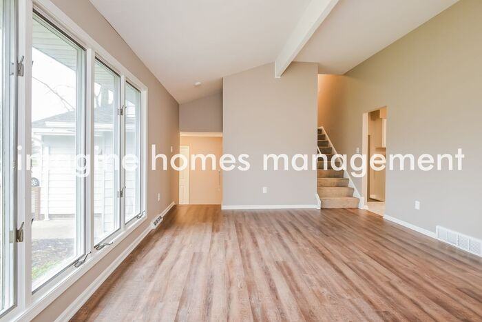 33133 Cromwell Dr - Photo 3 of 18