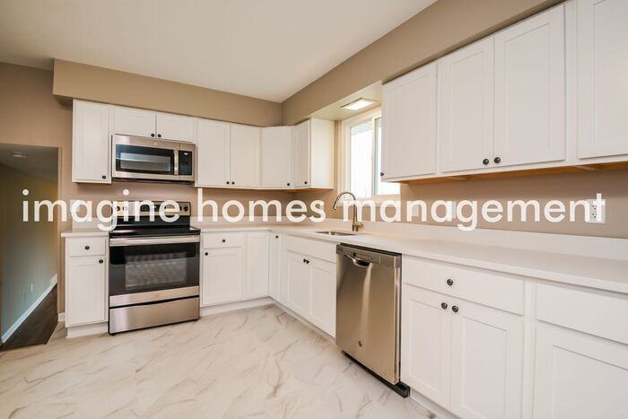 33133 Cromwell Dr - Photo 6 of 18