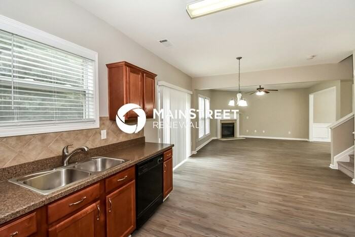 5664 Wakehurst Dr - Photo 7 of 17