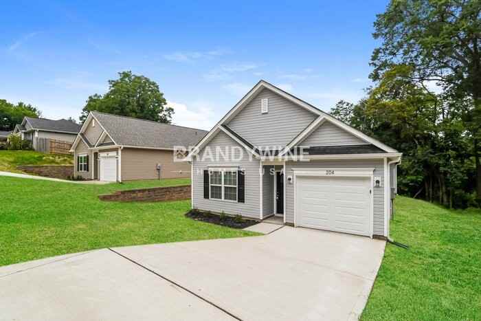 204 Franklin Ave Nw - Photo 2 of 21