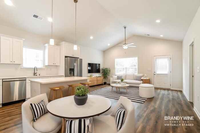 204 Franklin Ave Nw - Photo 3 of 21