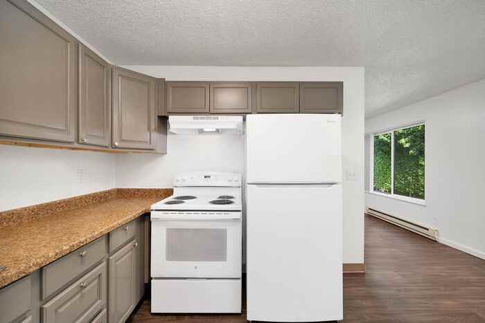 5977 N Fessenden St - Photo 2 of 50