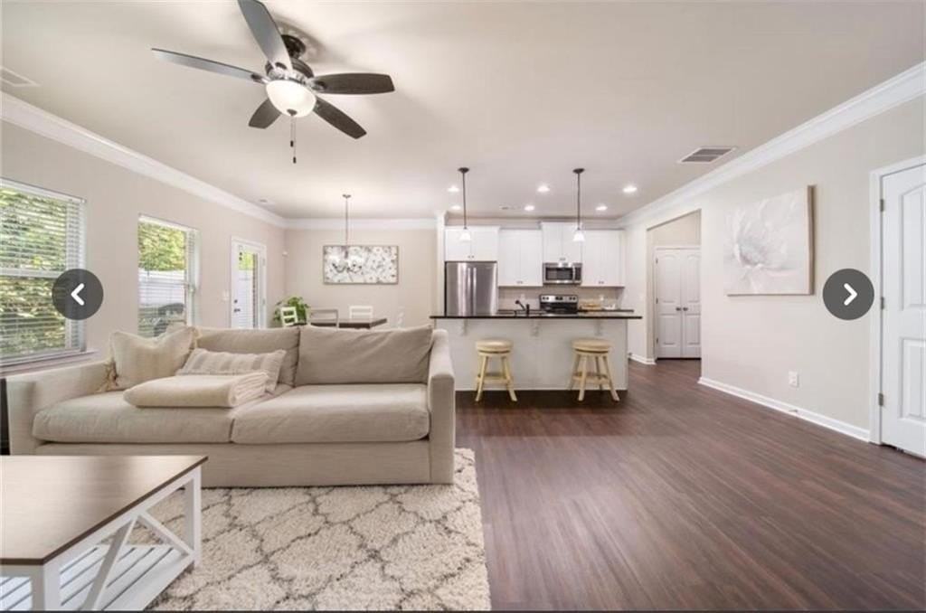 1427 Haynescrest Ct - Photo 3 of 13