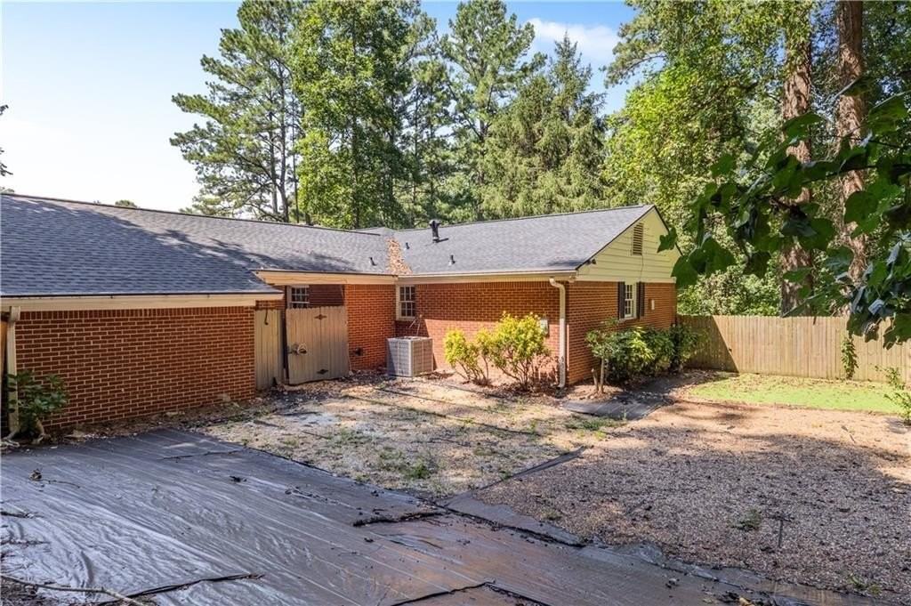 2713 Briarlake Rd Ne - Photo 6 of 49