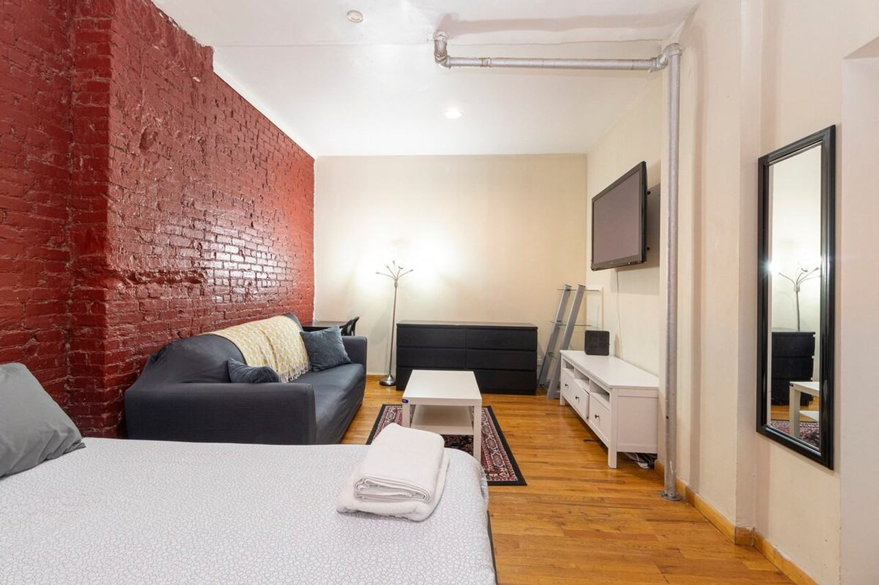 329 E 94th St #1032023P - Photo 3 of 19