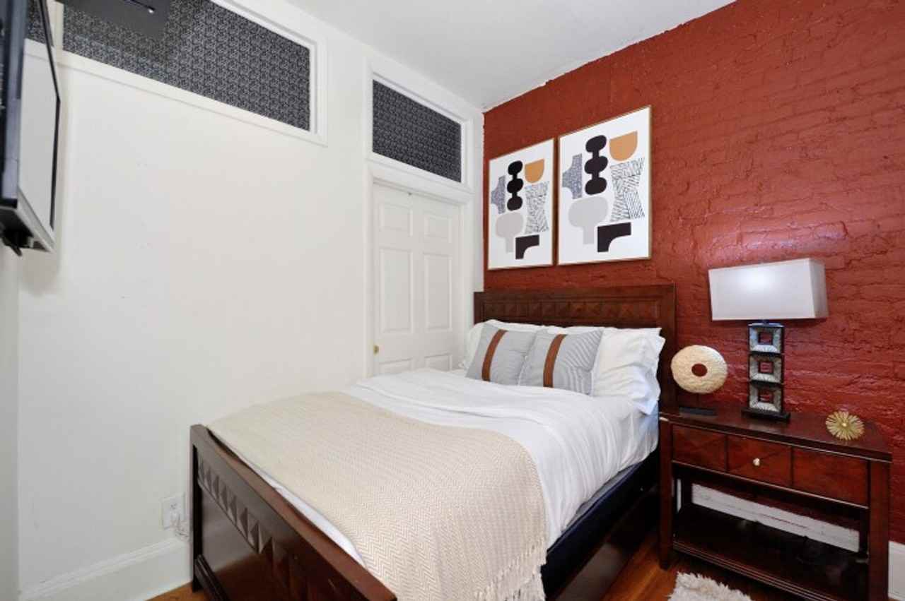 440 W 45th St #1323913P - Photo 7 of 24