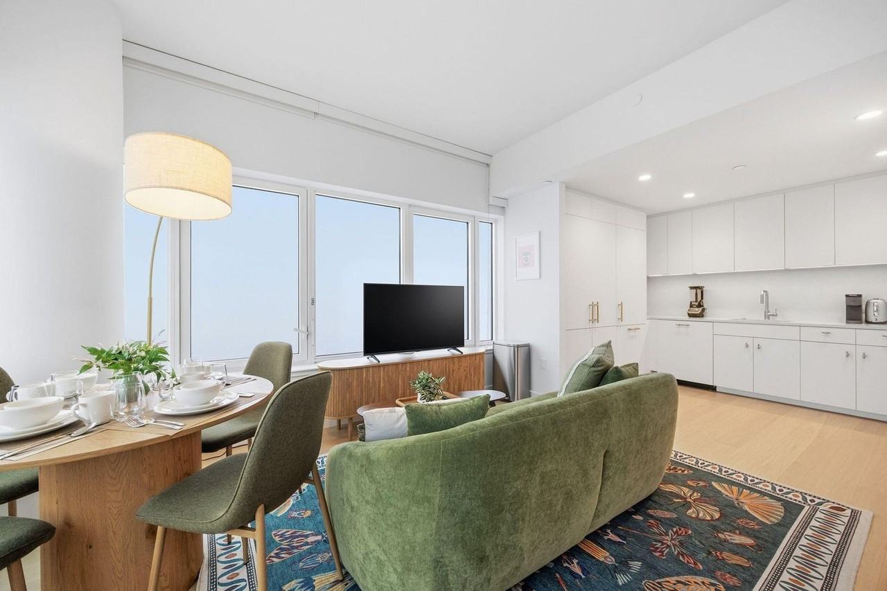 16 Dupont St #1355921P - Photo 2 of 39