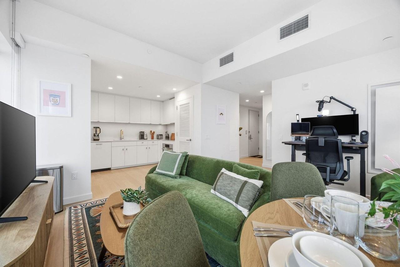 16 Dupont St #1355921P - Photo 6 of 39