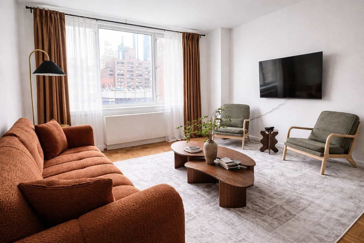 350 W 43rd St #1381654P - Photo 2 of 41