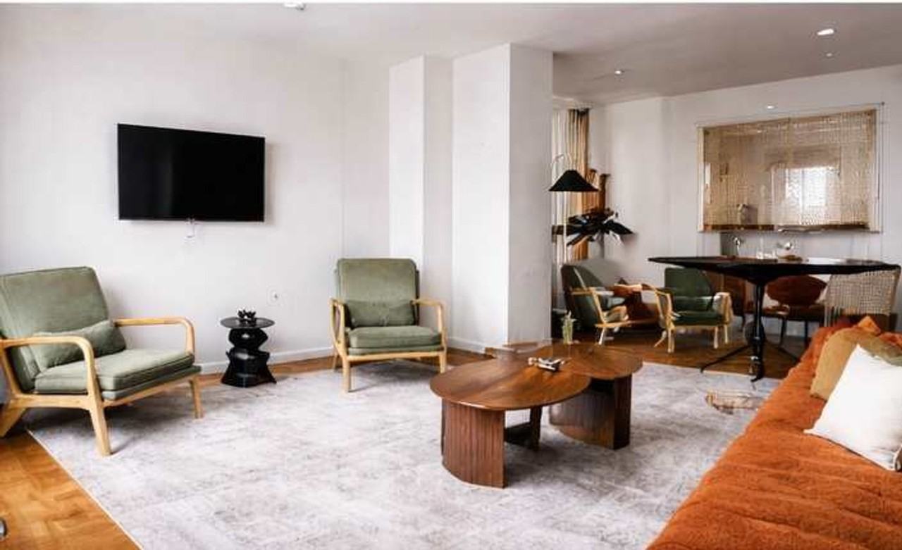 350 W 43rd St #1381654P - Photo 5 of 41