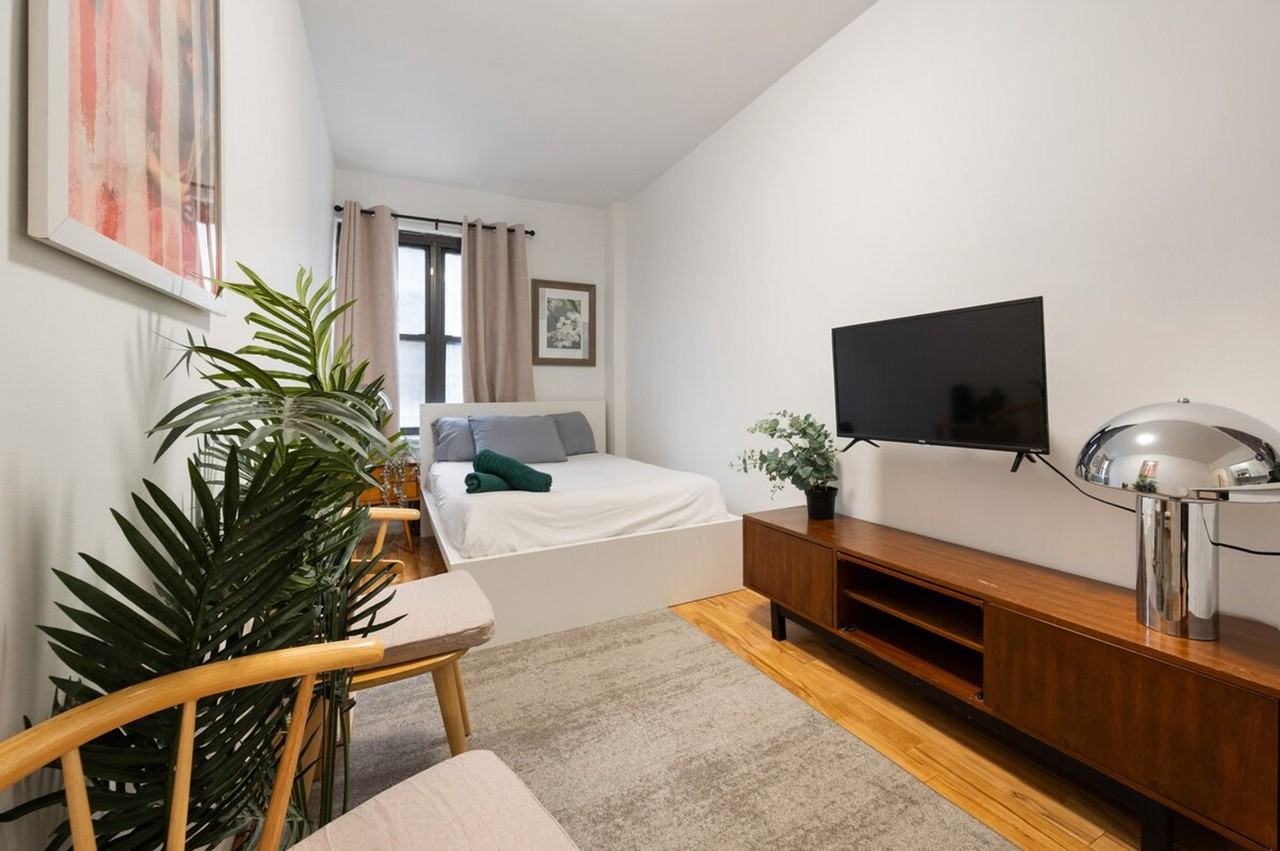 42 Lexington Ave #1388333P - Photo 4 of 13