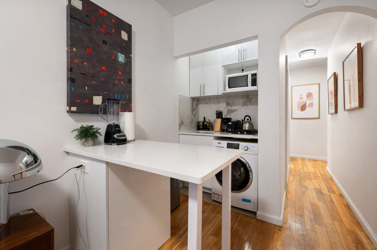 42 Lexington Ave #1388333P - Photo 5 of 13