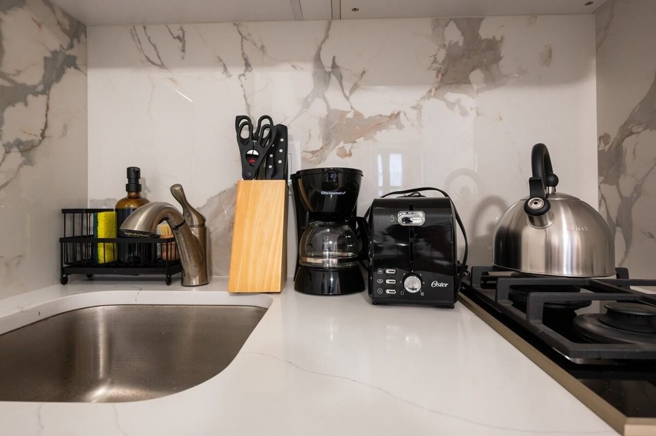 42 Lexington Ave #1388333P - Photo 6 of 13