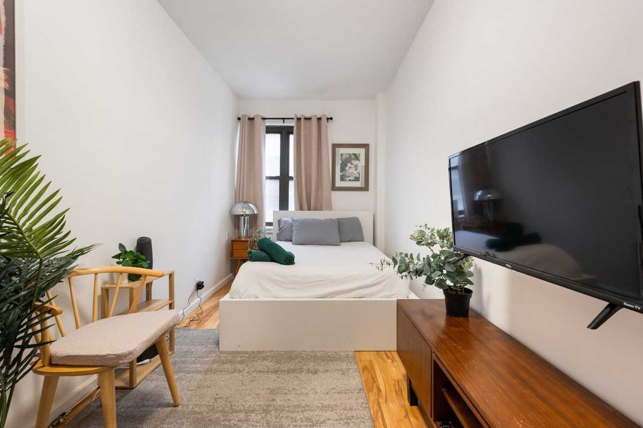 42 Lexington Ave #1388333P - Photo 2 of 13