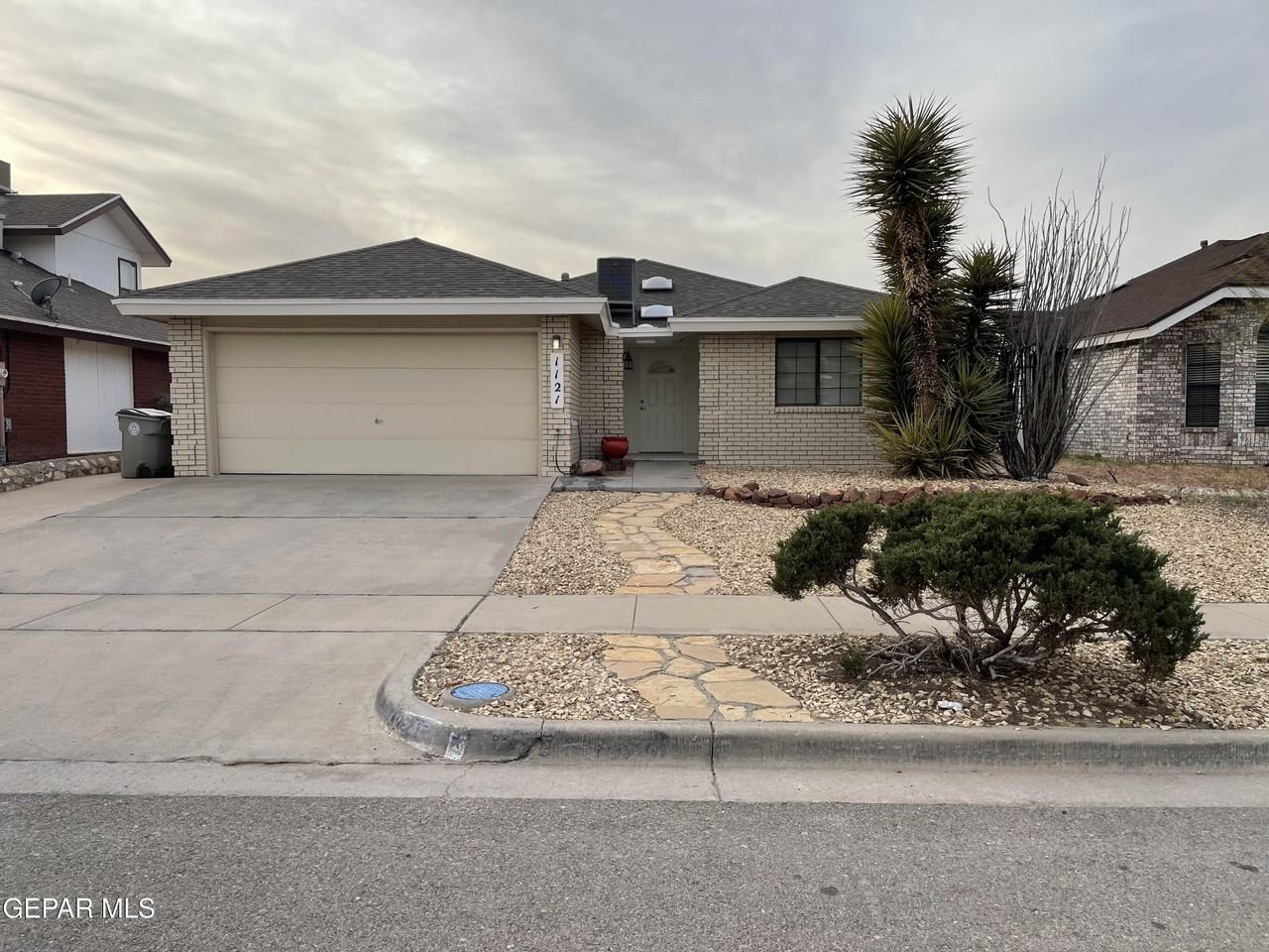 1121 Desierto Seco Dr - Photo 7 of 7