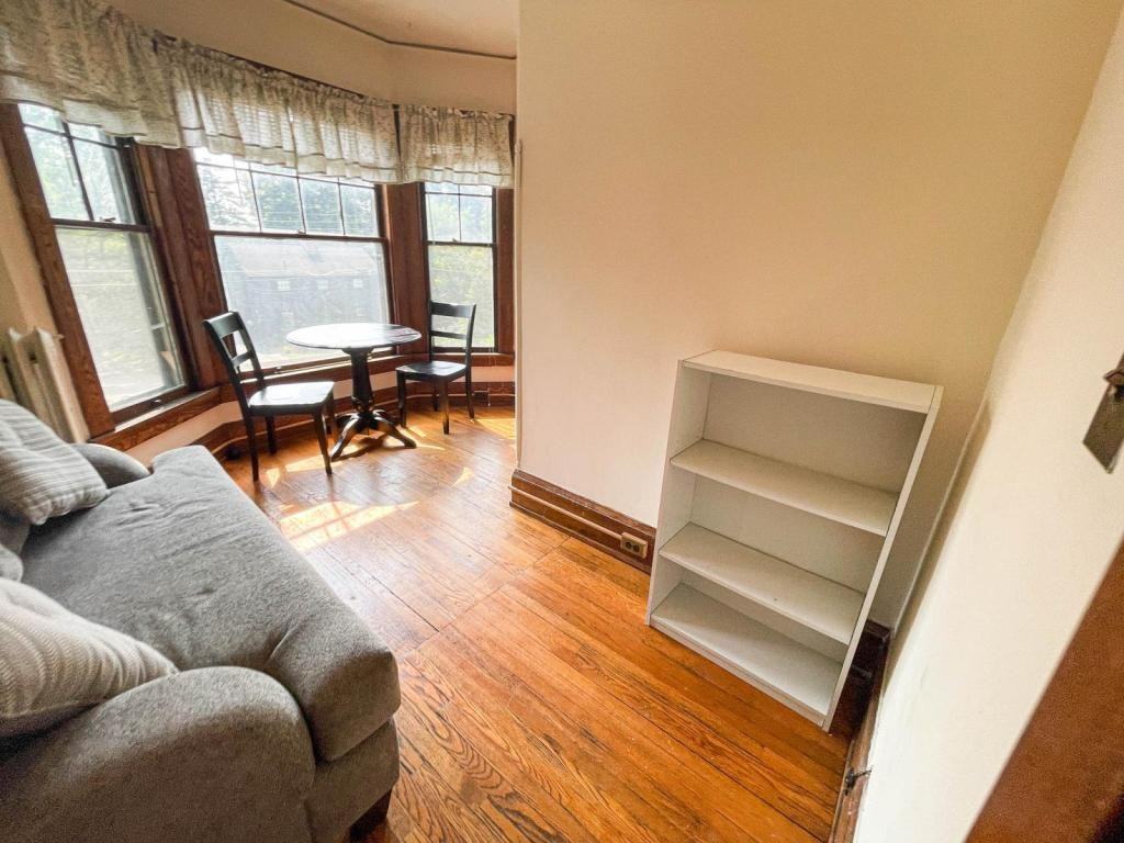 207 Kevin Place - Photo 2 of 25