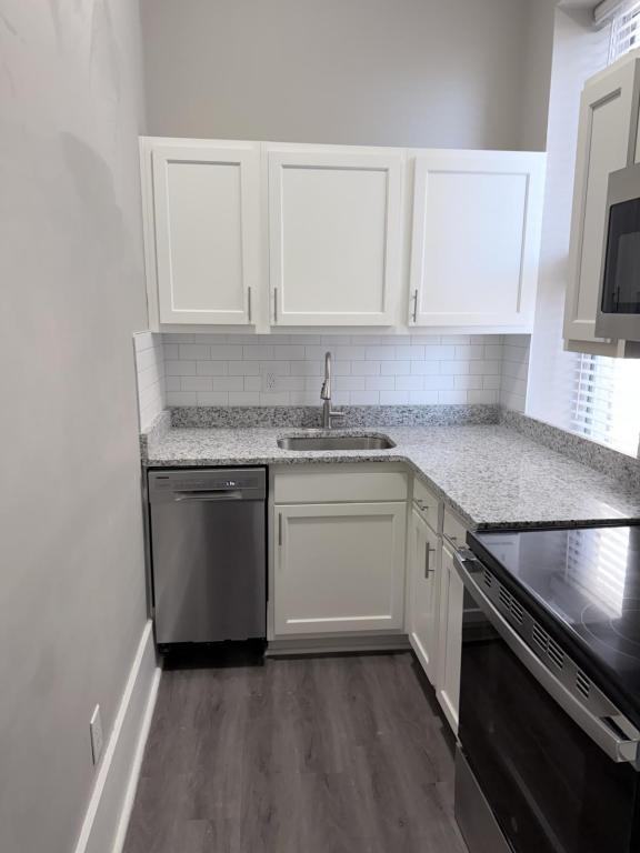 508 W Oak St ##3 - Photo 2 of 30