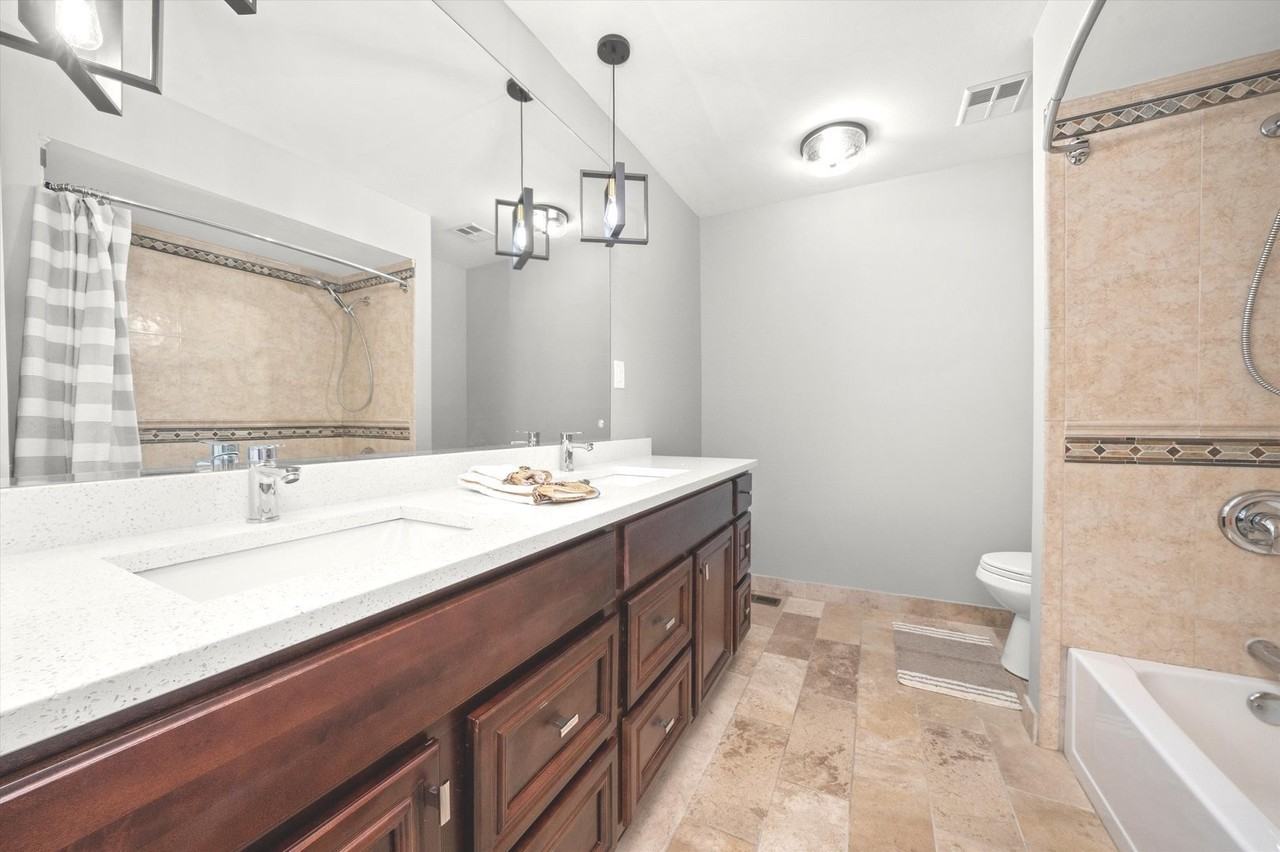 11201 S Deerpath Ln - Photo 5 of 20