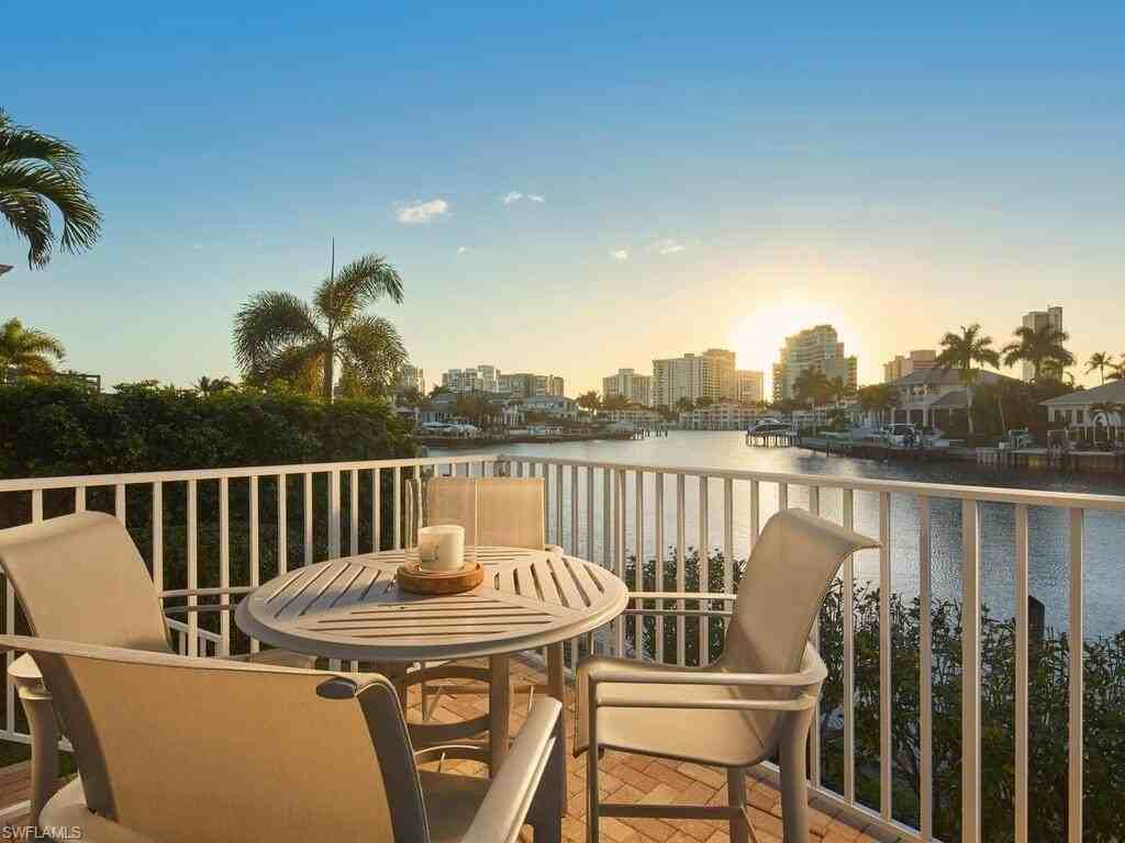 4419 Crayton Rd - Photo 6 of 45