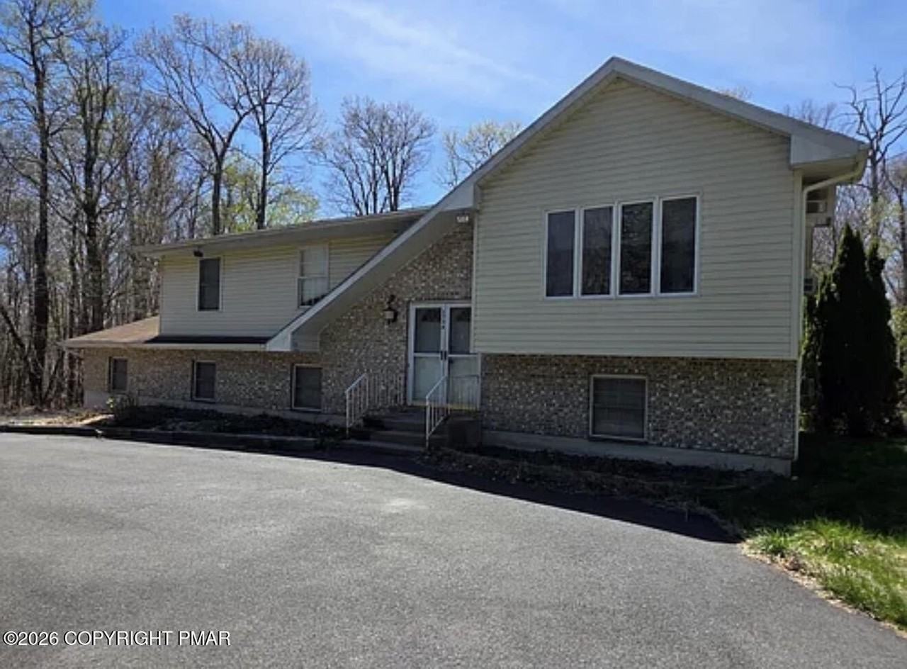 452 Hemlock Dr - Photo 2 of 21