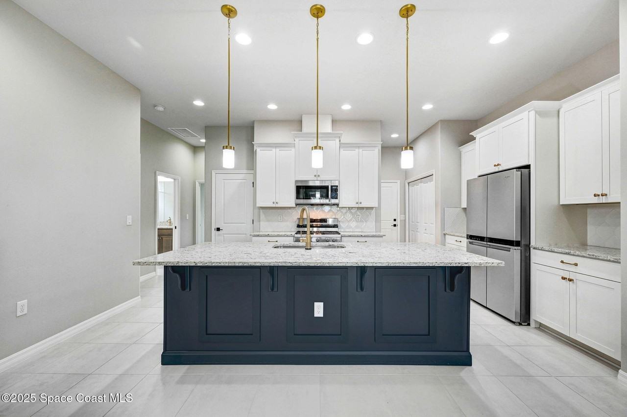 8117 Tethys Ct - Photo 6 of 50