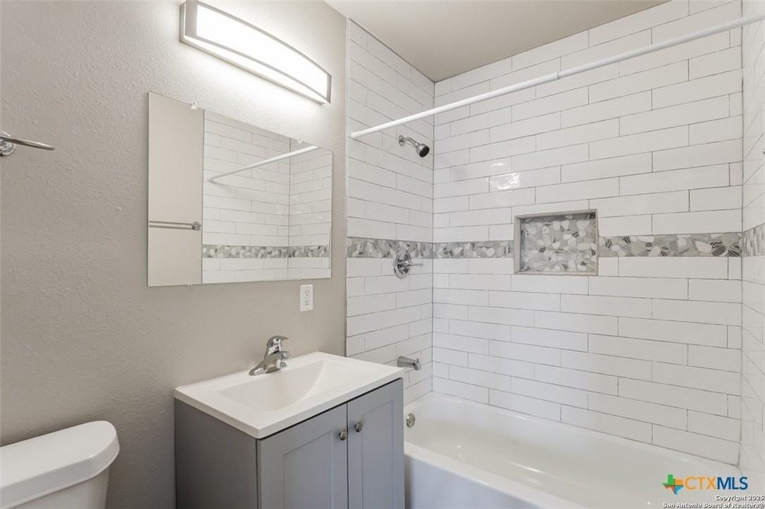 607 Lovera Blvd - Photo 2 of 17