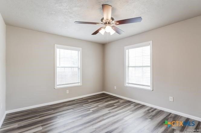 607 Lovera Blvd - Photo 3 of 17