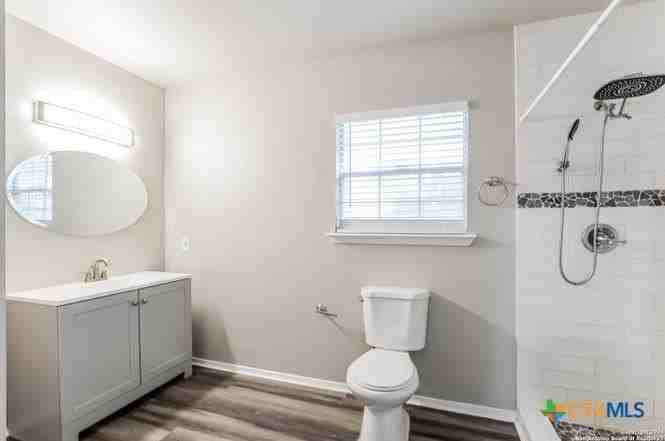 607 Lovera Blvd - Photo 7 of 17