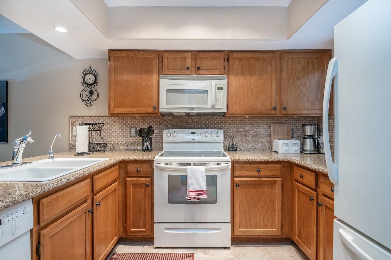 7601 N Calle Sin Envidia Apt 40 #40 - Photo 6 of 27