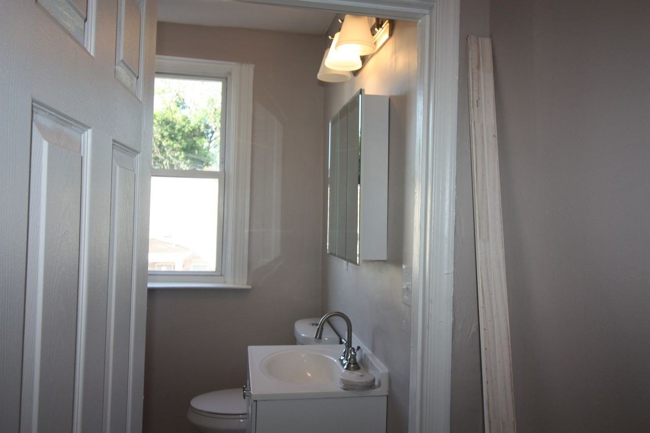 4023 Belwood Ave - Photo 6 of 9