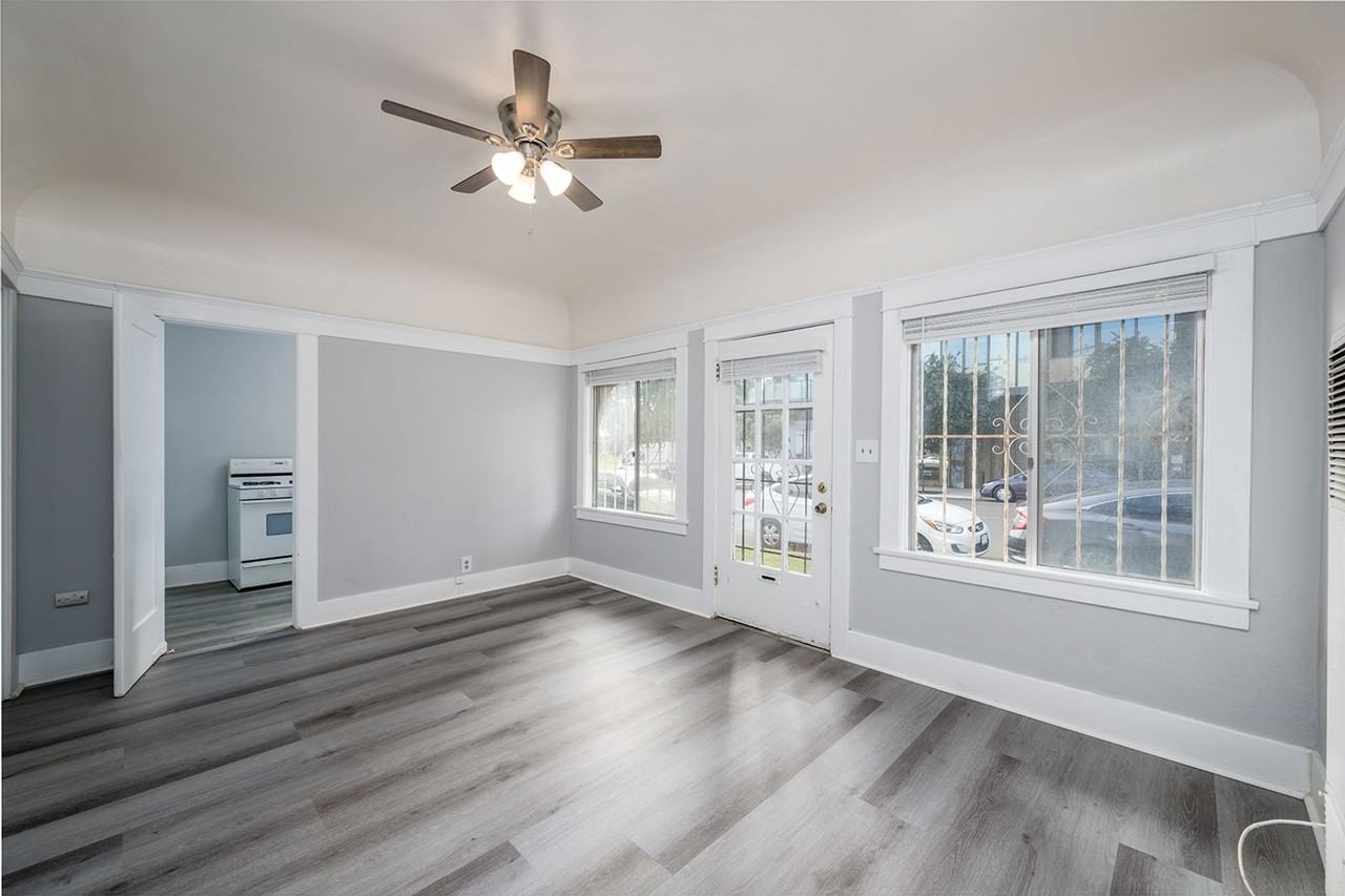 528 Olive St - Photo 2 of 10