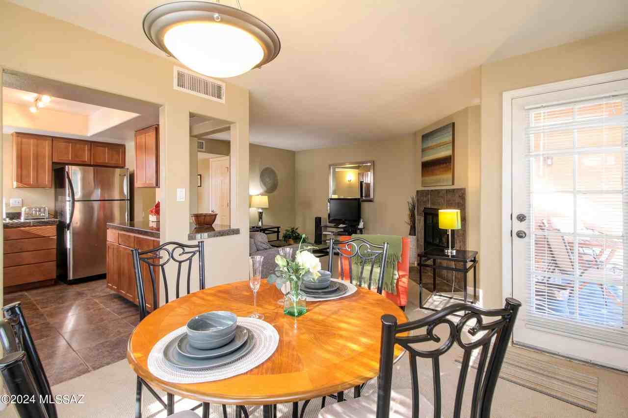 6651 N Campbell Ave Apt 224 #224 - Photo 3 of 19