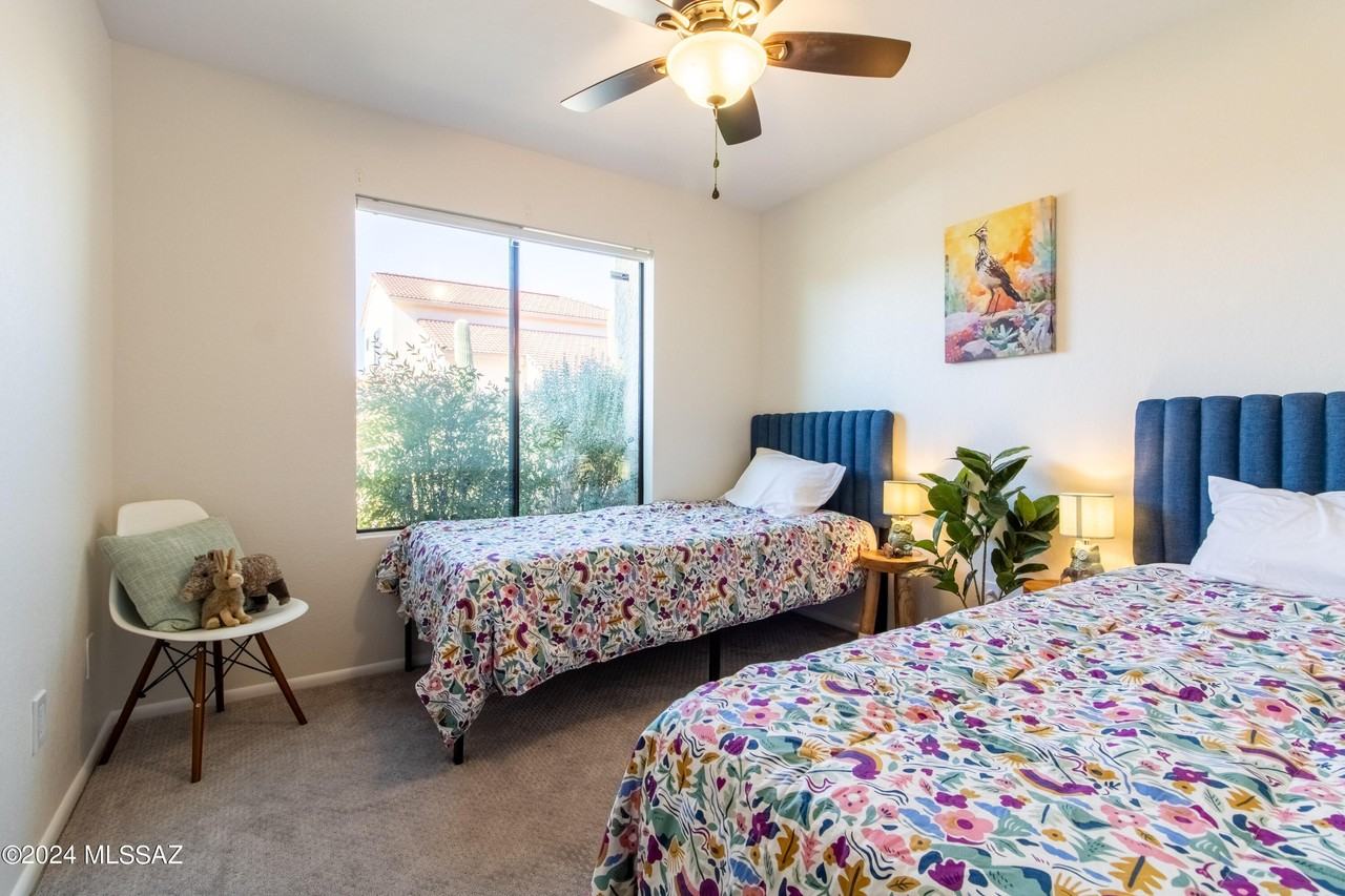 10400 N Fair Mountain Dr - Photo 3 of 28