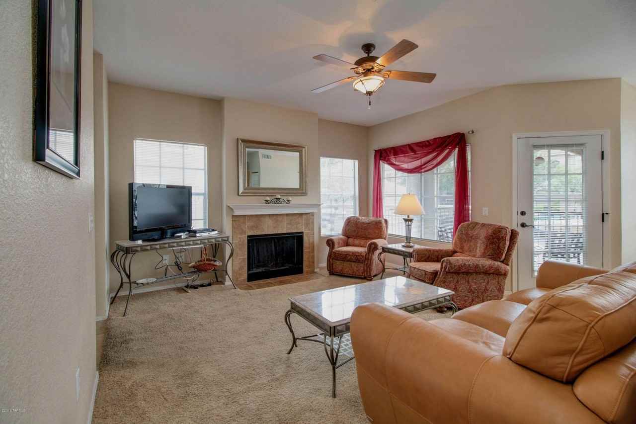 1500 E Pusch Wilderness Dr Unit 10205 #10205 - Photo 2 of 18