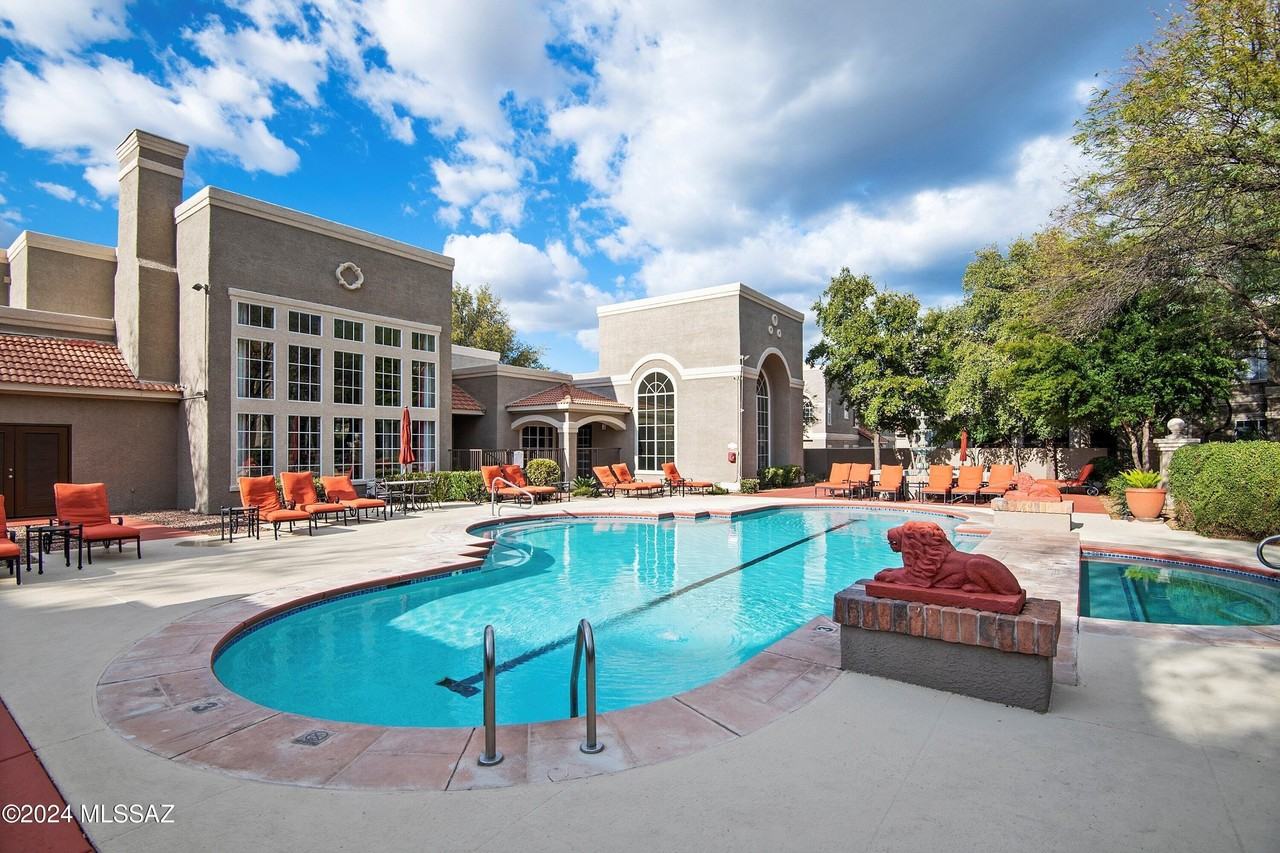 1500 E Pusch Wilderness Dr Unit 13105 #13105 - Photo 2 of 28