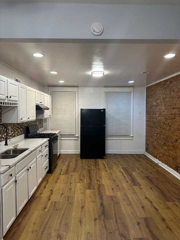 1141 Ashburton St - Photo 5 of 15