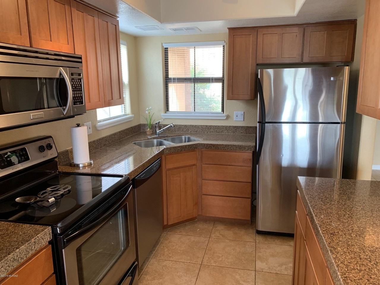 6651 N Campbell Ave Apt 138 #138 - Photo 3 of 23