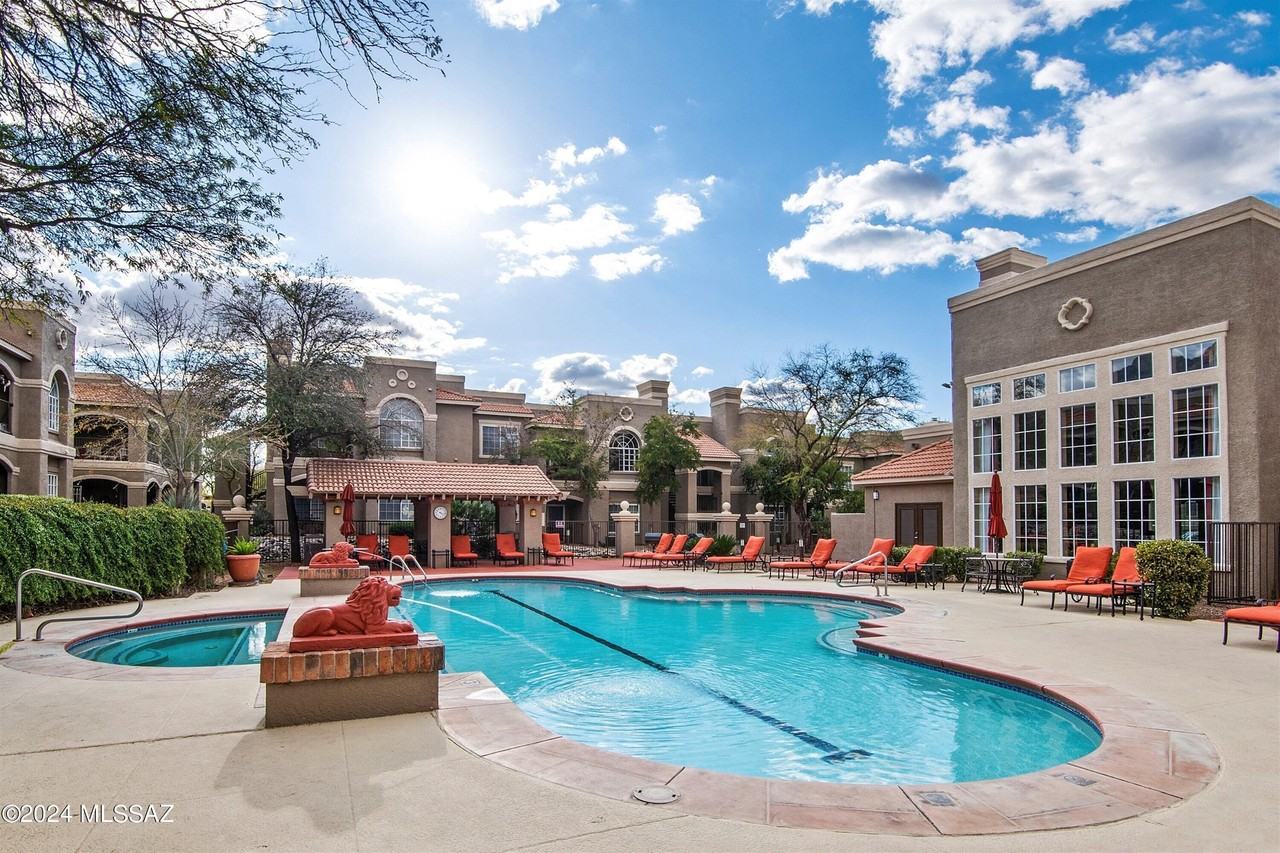 1500 E Pusch Wilderness Dr Unit 6102 #6102 - Photo 2 of 23