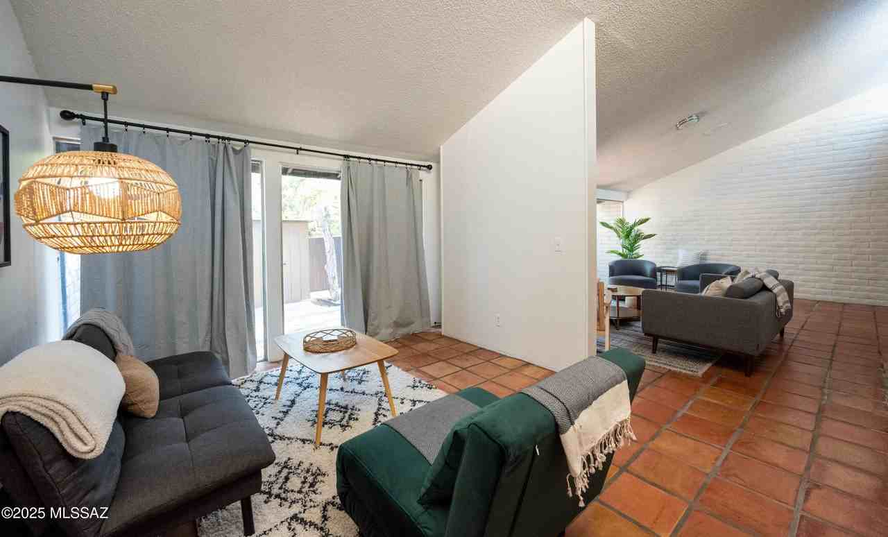 5701 N Glenn Street unit: 5 #5 - Photo 3 of 20