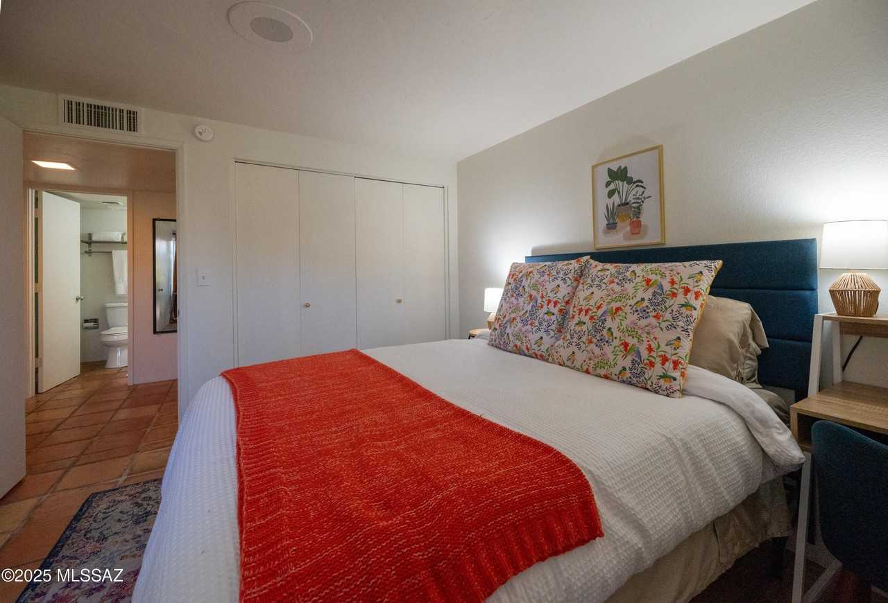 5701 N Glenn Street unit: 5 #5 - Photo 7 of 20