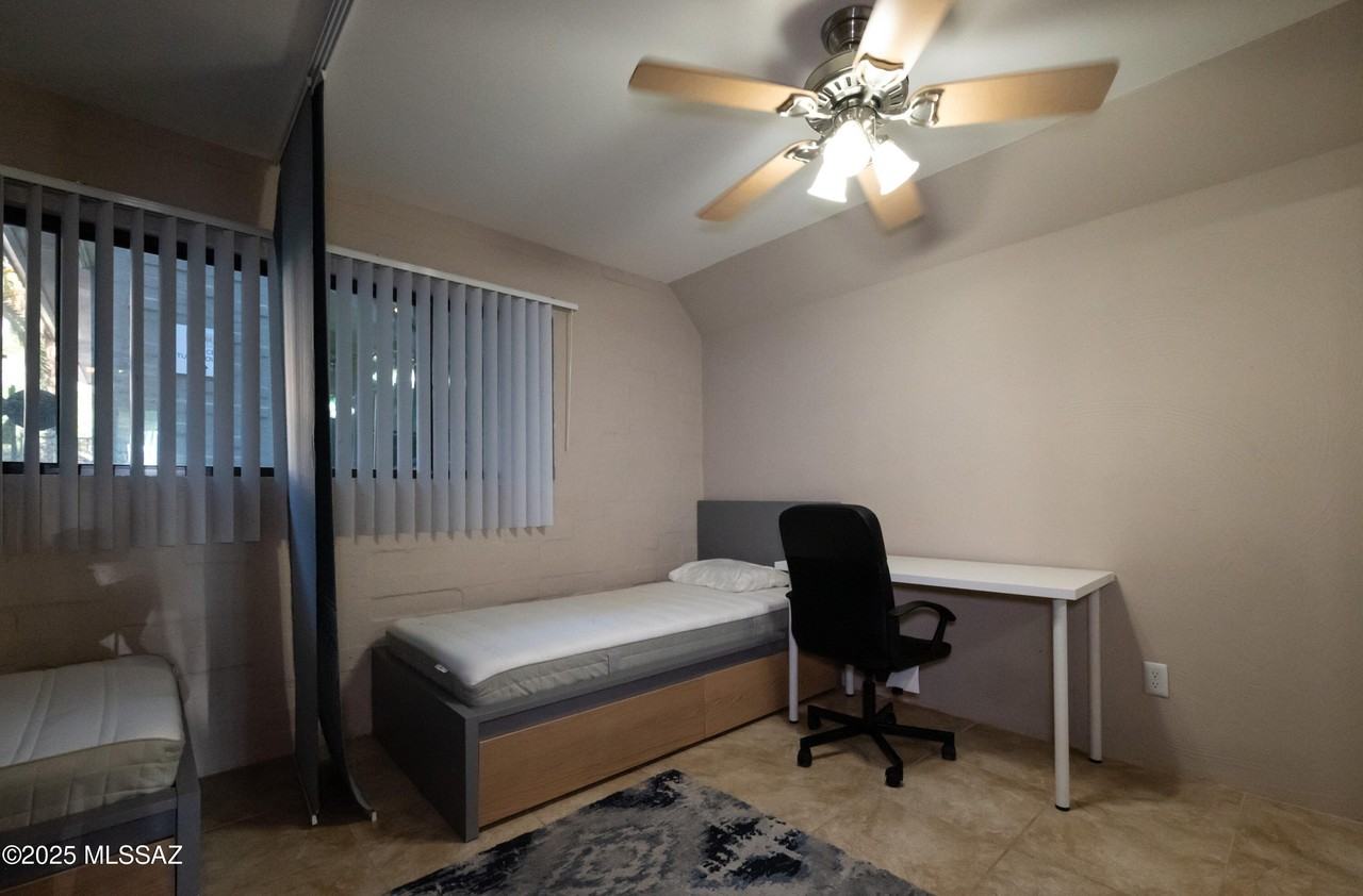 941 N Euclid Ave Unit 121 #121 - Photo 5 of 29