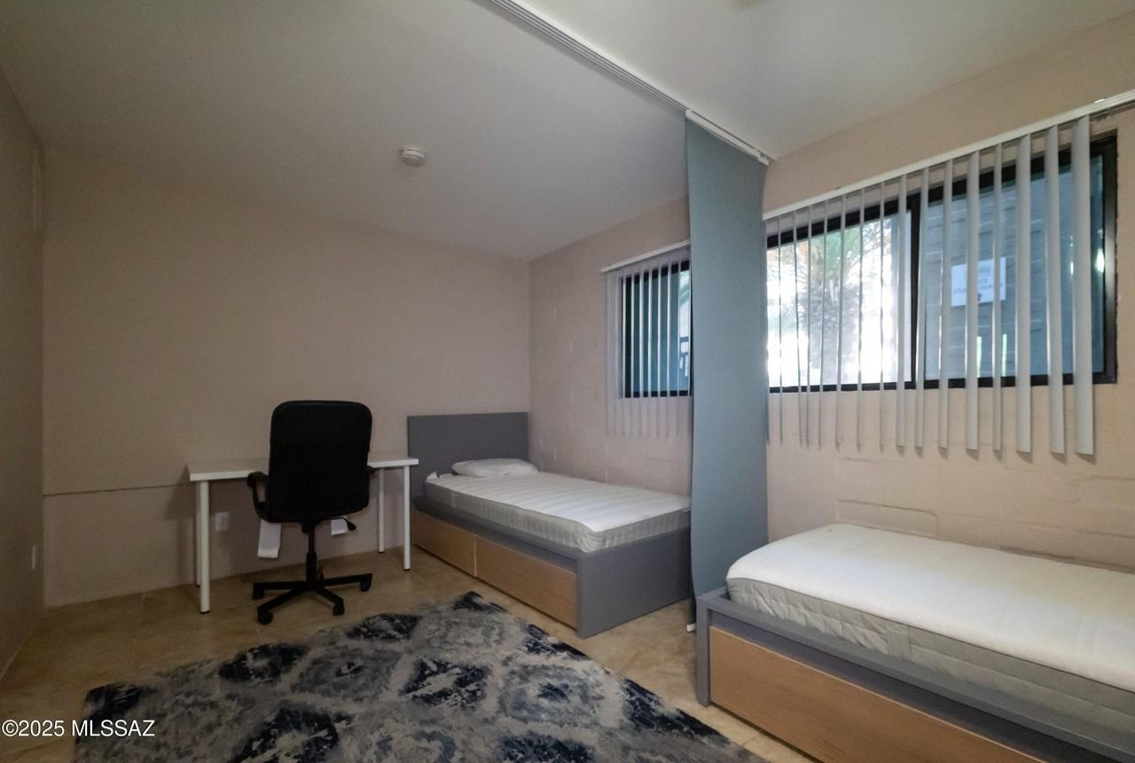 941 N Euclid Ave Unit 121 #121 - Photo 6 of 29