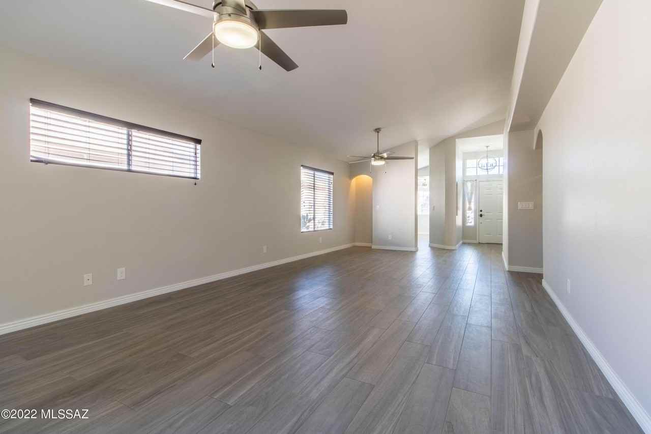 3688 W Sunglade Dr - Photo 4 of 16