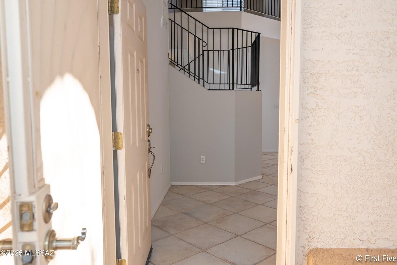 8619 S Desert Dove Dr - Photo 4 of 33