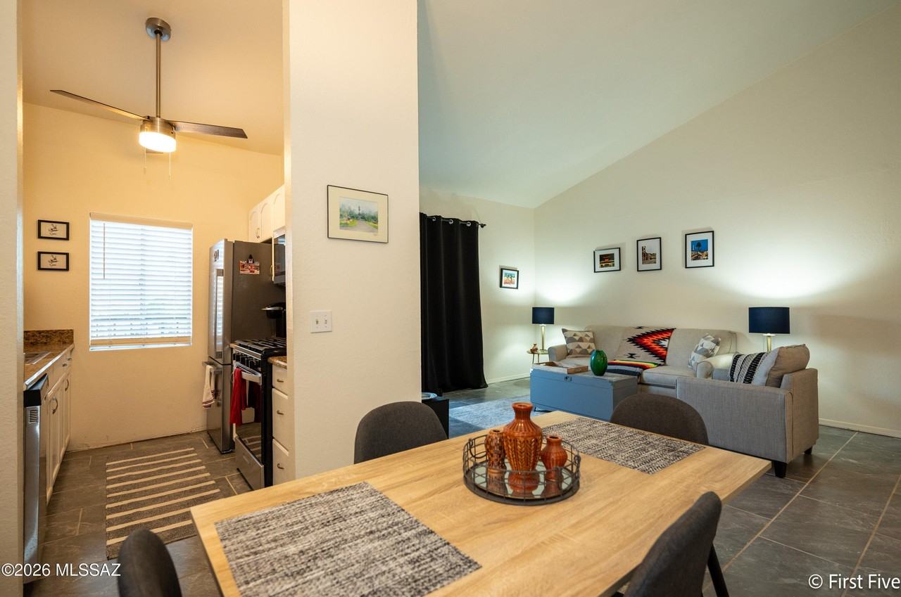 816 S Langley Ave Unit 204 #204 - Photo 7 of 20