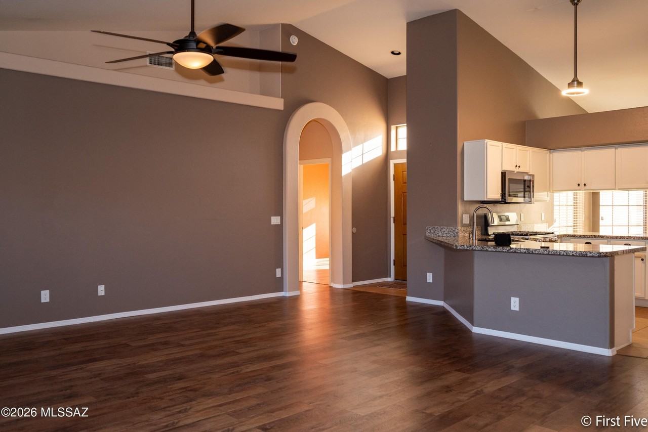 1140 S Avenida Los Reyes - Photo 4 of 26