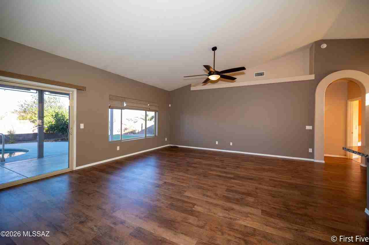 1140 S Avenida Los Reyes - Photo 5 of 26