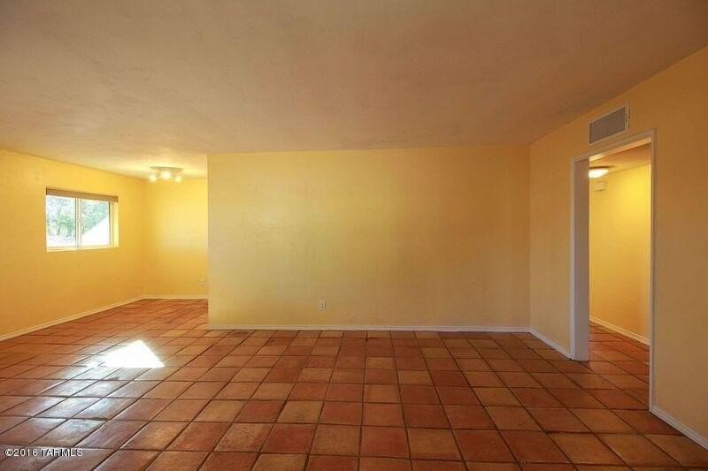 1137 N Nema Ave - Photo 3 of 9