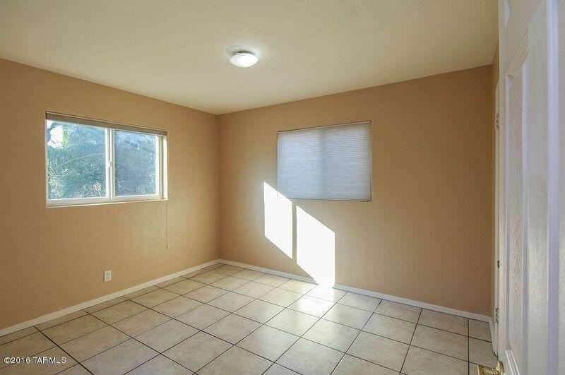 1137 N Nema Ave - Photo 7 of 9